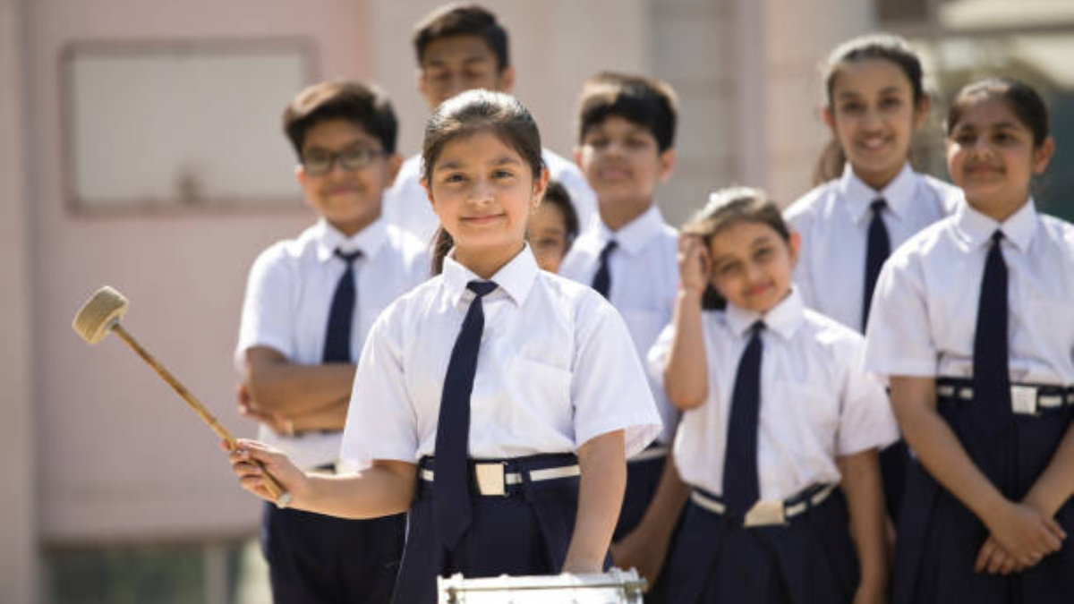 Berita utama rapat sekolah hari ini- 16 Oktober: Berita nasional, olahraga, dan dunia yang dipilih untuk Anda