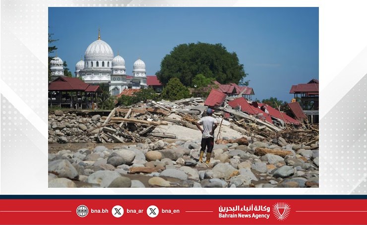 Jumlah korban tewas akibat banjir di Indonesia meningkat menjadi 303 orang di tengah kehancuran akibat topan