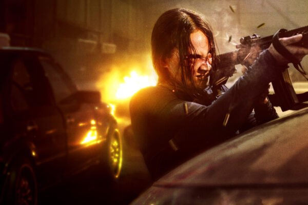 Menonton The Shadow Strays