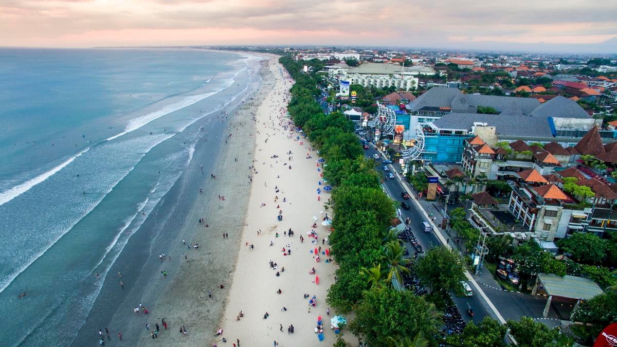 Peringatan perjalanan ke Bali: Smartraveller memperbarui sarannya bagi warga Australia yang akan berkunjung ke pulau di Indonesia setelah serangkaian kematian