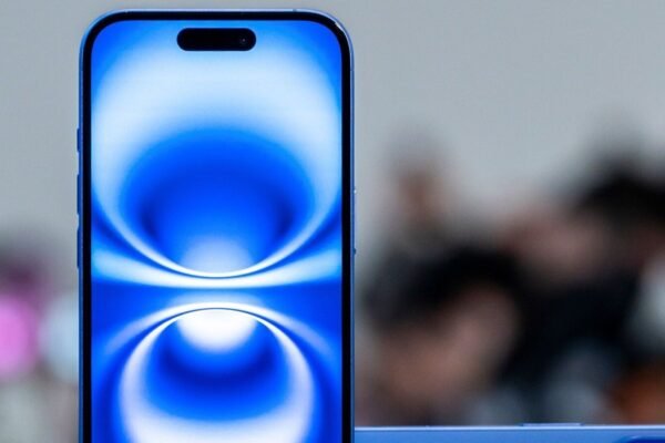 Berita Teknologi Hari Ini: Pembaruan Langsung pada 20 November 2024: iPhone tertipis sepanjang sejarah? iPhone 17 Slim dari Apple dikabarkan akan memiliki ketebalan hanya 6mm.