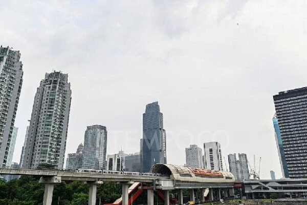 Indonesia menurunkan proyeksi pertumbuhan ekonomi tahun 2025 menjadi 4,7-5 persen.