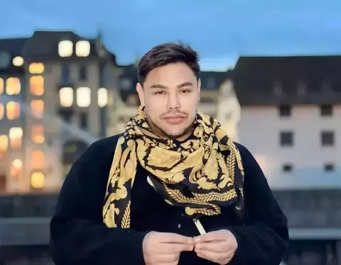 Selebriti Indonesia Ivan Gunawan Kembali untuk Proyek TV Baru Meskipun Ada Peringatan dari KPI