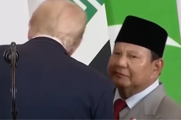 Masyarakat merasa cemas setelah mikrofon yang tidak sengaja menyala merekam percakapan Presiden Indonesia yang memberi tahu Trump tentang suatu tempat yang 'tidak aman'
