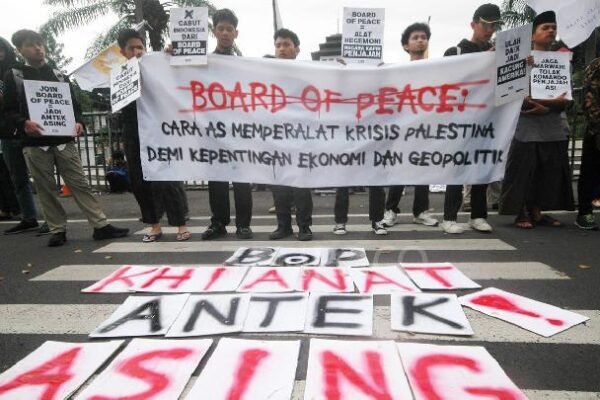 Mengapa Indonesia Harus Keluar dari Dewan Perdamaian