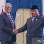 Prabowo dari Indonesia bertemu dengan Bill Gates untuk membahas kesehatan global dan teknologi.