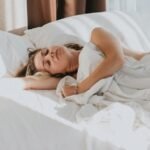 Seorang ahli bedah kardiovaskular membagikan 4 kebiasaan sehat yang dapat mengubah hidup Anda pada tahun 2026: ‘Tidur pada jam yang sama’