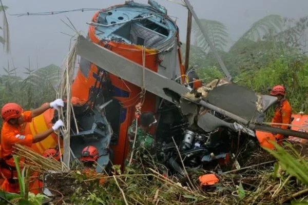 Delapan orang tewas dalam kecelakaan helikopter di Kalimantan Barat, Indonesia
