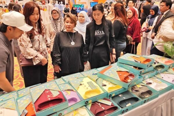 Mode dan gaya hidup Raya menjadi sorotan utama di Brunei