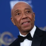 Pelapor kasus pemerkosaan yang melibatkan Russell Simmons membantah keras klaim bahwa ia telah 'pensiun' di Indonesia
