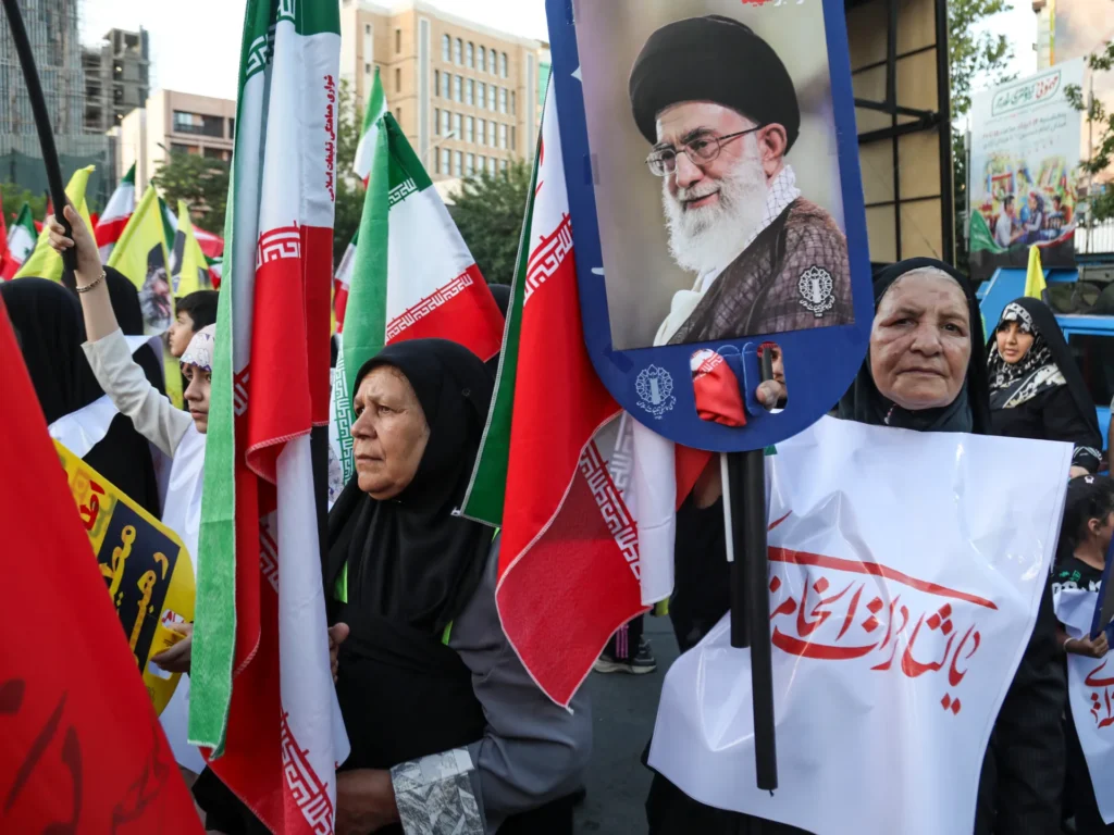 Dunia bereaksi saat Iran dan AS mencapai kesepakatan sementara untuk mengakhiri perang